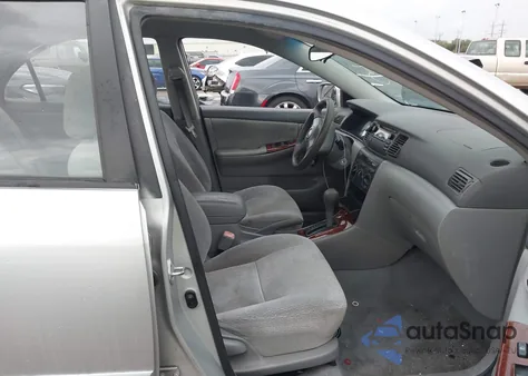 2004 Toyota Corolla Le z USA, uszkodzony, nr VIN 2T1BR32E94C317618